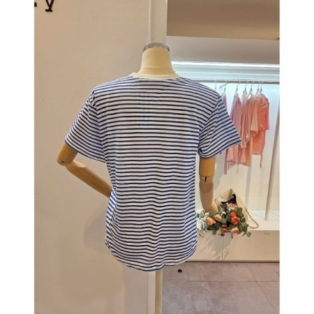 스트라이프 패턴 라운드넥 티셔츠