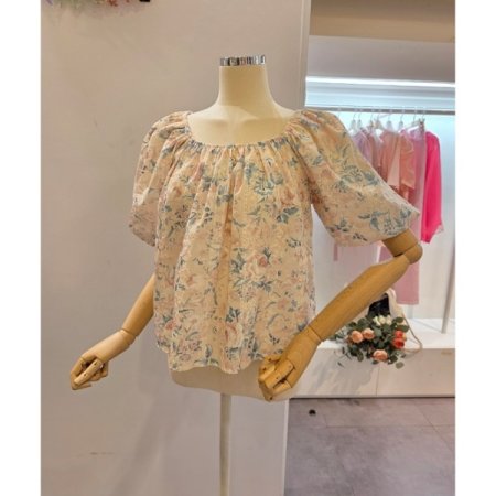 레이스 플라워 셔링 블라우스