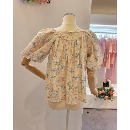 레이스 플라워 셔링 블라우스