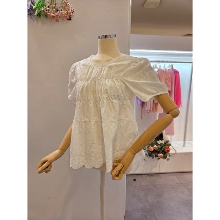 꽃자수 레이스 블라우스