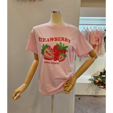 딸기 라운드넥 티셔츠