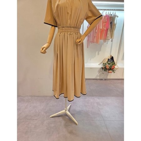 배색 허리 밴딩 원피스