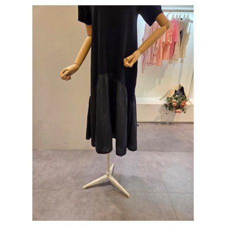 밑단 배색 니트 원피스