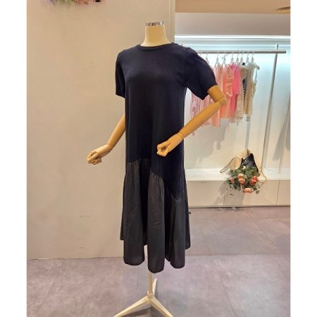 밑단 배색 니트 원피스