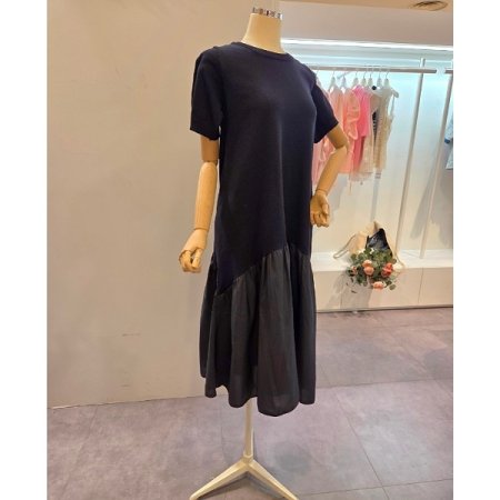 밑단 배색 니트 원피스