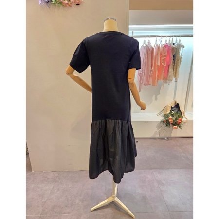 밑단 배색 니트 원피스