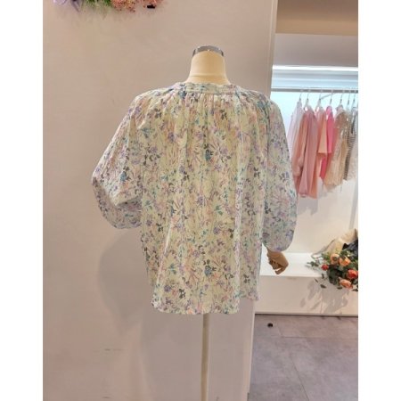 넥 리본 플라워 블라우스