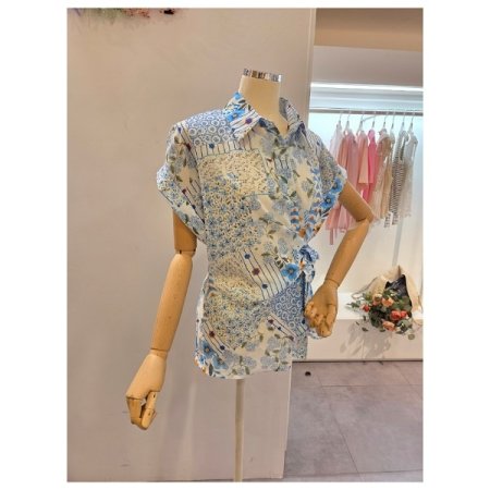 옆 꼬임 프린트 블라우스