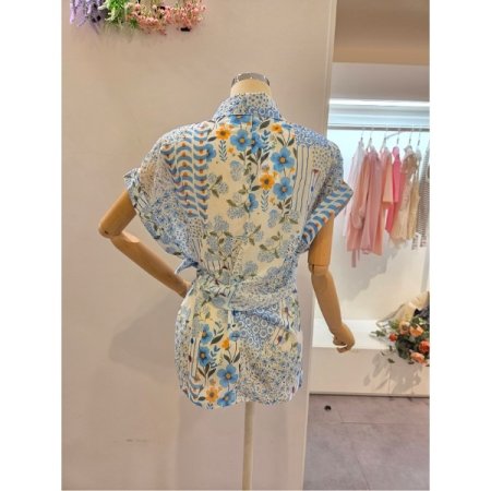 옆 꼬임 프린트 블라우스