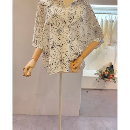 블랙 플라워 카라 셔츠