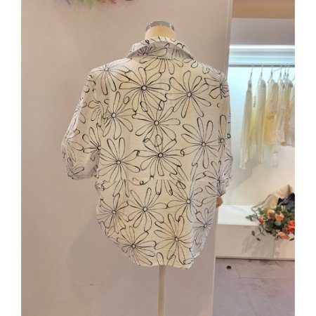 블랙 플라워 카라 셔츠