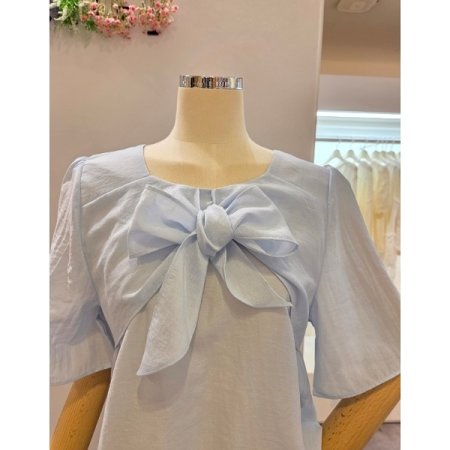 리본 라운드 블라우스
