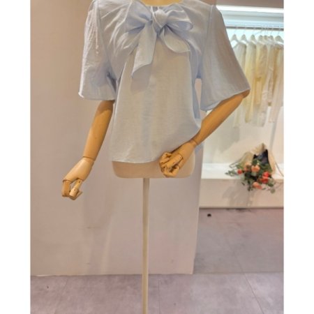 리본 라운드 블라우스