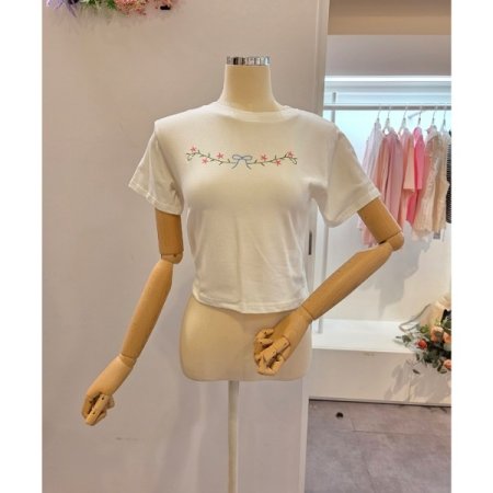 플라워 포인트 라운드넥 티셔츠