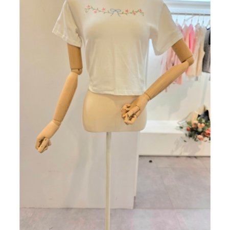 플라워 포인트 라운드넥 티셔츠