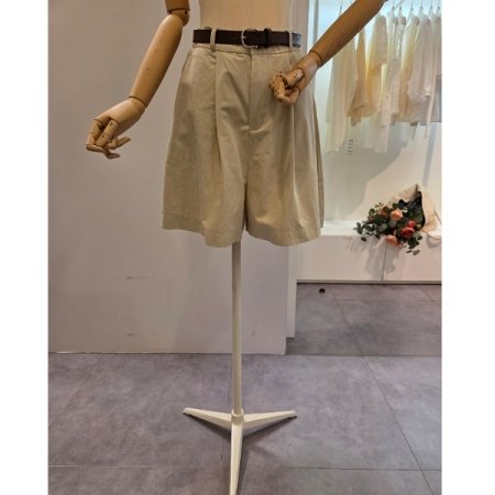 벨트 핀턱 반바지