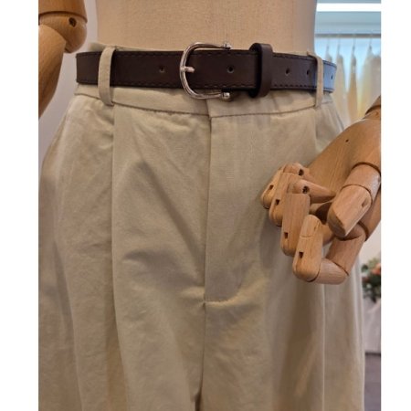 벨트 핀턱 반바지