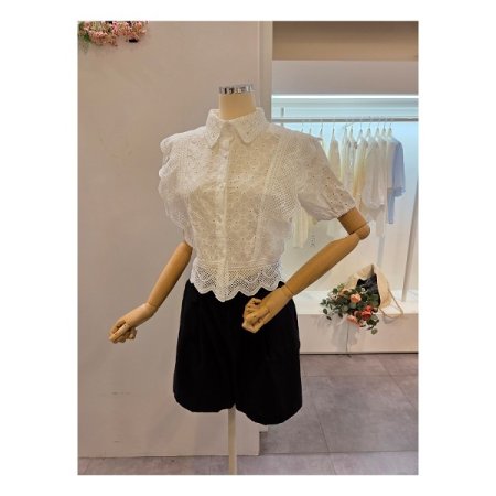 펀칭 양 레이스 카라 블라우스