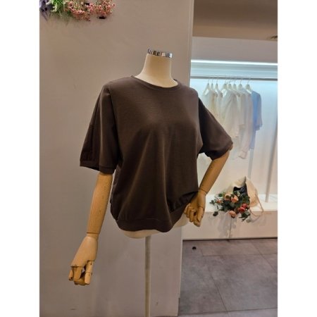 뒷 리본 포인트 티셔츠