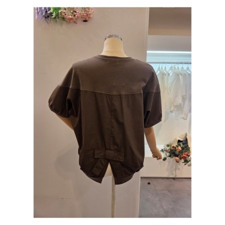 뒷 리본 포인트 티셔츠