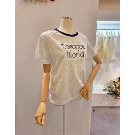 넥라인 배색 레터링 티셔츠