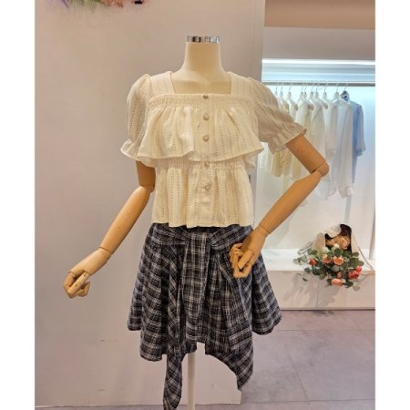 스퀘어넥 러플 블라우스