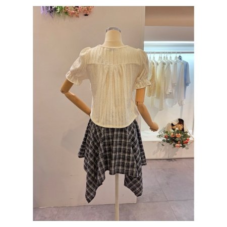 스퀘어넥 러플 블라우스