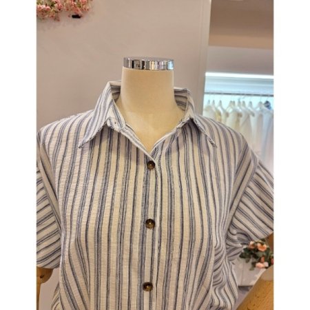 캡소매 줄지 스트링 셔츠