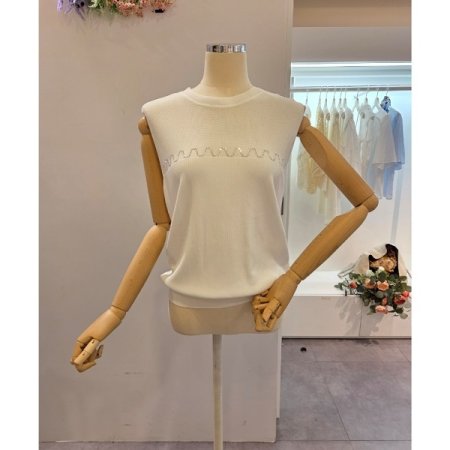 장식 민소매 라운드 니트