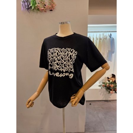 하트 프린트 라운드티셔츠