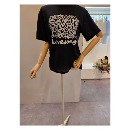 하트 프린트 라운드티셔츠