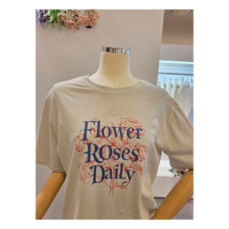 플라워레터링 라운드 티셔츠