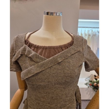 배색 옆끈 프릴 니트