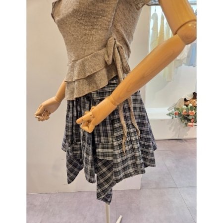 배색 옆끈 프릴 니트