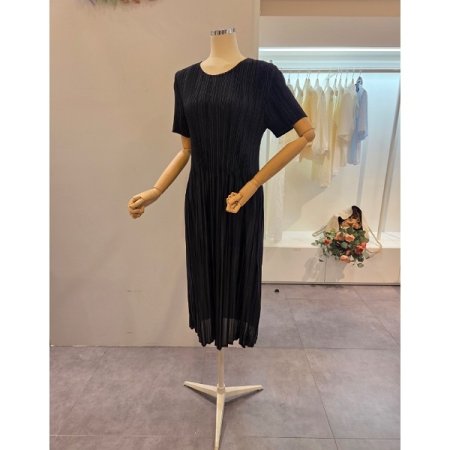 플리츠 라운드 원피스