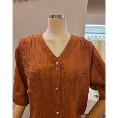 브이넥 양포켓 블라우스