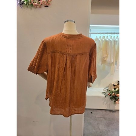 브이넥 양포켓 블라우스