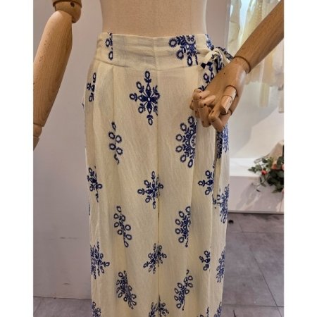 뒷 밴딩 패턴 와이드 팬츠