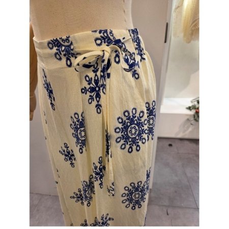 뒷 밴딩 패턴 와이드 팬츠