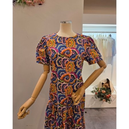 라운드넥 컬러풀 프린트 원피스