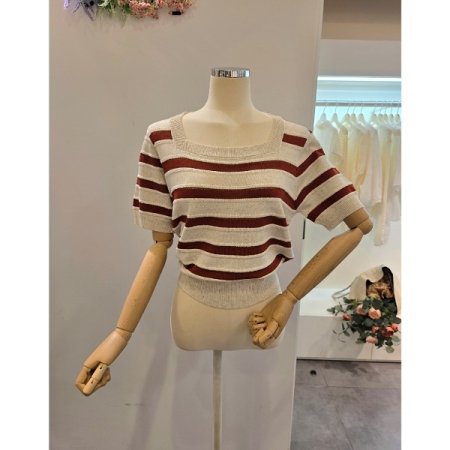 스퀘어넥 스트라이프 니트