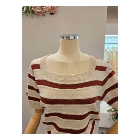 스퀘어넥 스트라이프 니트