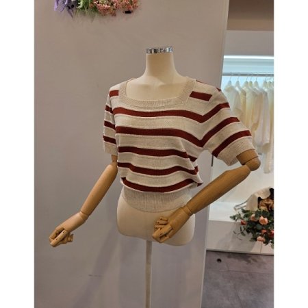 스퀘어넥 스트라이프 니트