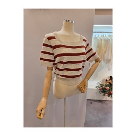 스퀘어넥 스트라이프 니트