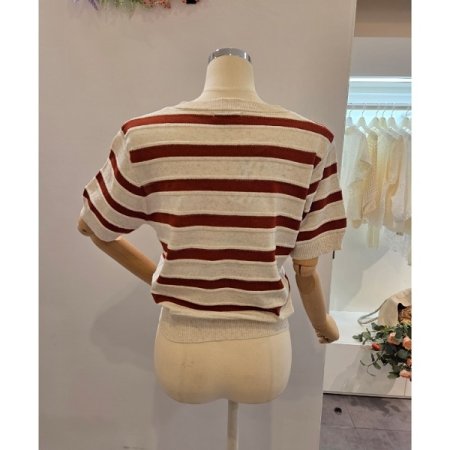 스퀘어넥 스트라이프 니트