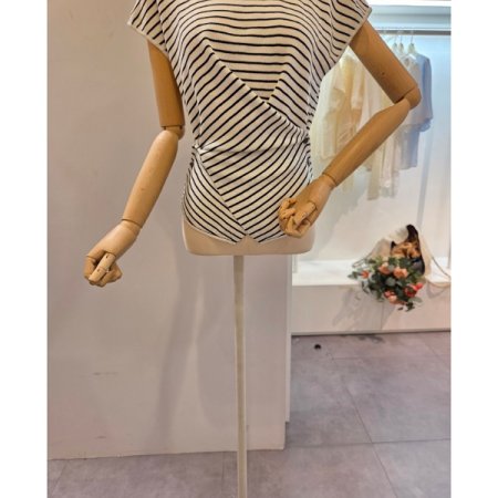 캡소매 언발 스트라이프 니트