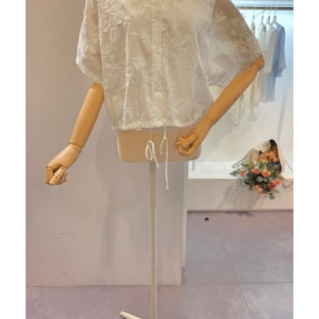 꽃 자수 스트링 블라우스