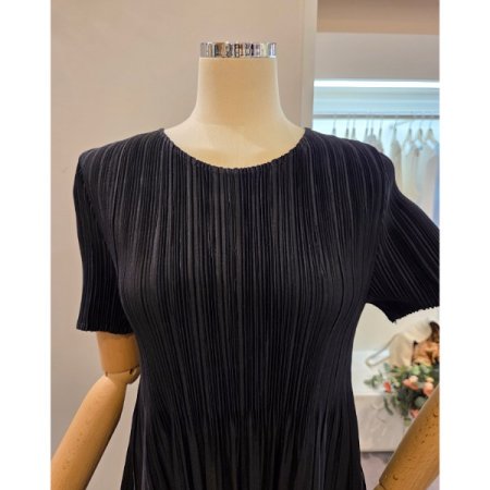 플리츠 라운드 블라우스