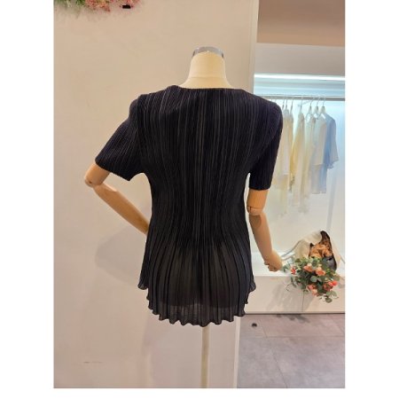 플리츠 라운드 블라우스