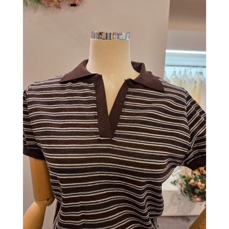 슬릿 카라 숏 니트